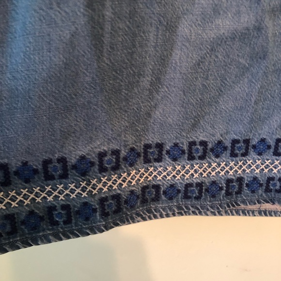 Southern Tide Brinkley Blouse Chambray Tassels Ruffle Sleeve Sz M NWT Great Gift - Picture 7 of 14